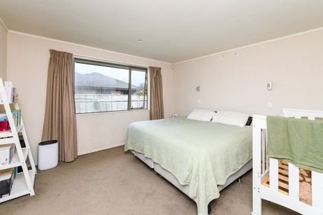 Photo of property in 21 Cleveland Heights, Kelvin Grove, Palmerston North, 4414