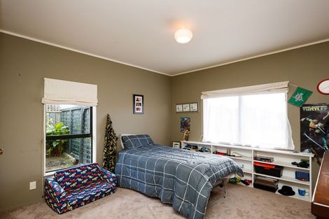 Photo of property in 92 Pacific Drive, Fitzherbert, Palmerston North, 4410