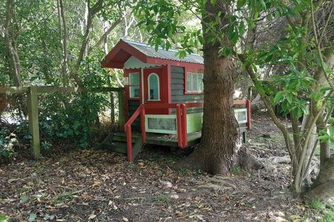 Photo of property in 92 Pinehaven Road, Pinehaven, Upper Hutt, 5019