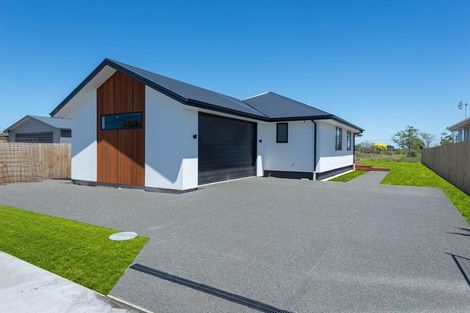 Photo of property in 27 Willryan Avenue, New Brighton, Christchurch, 8083