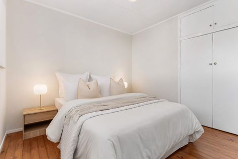 Photo of property in 2/25 Margaret Place, Milford, Auckland, 0620