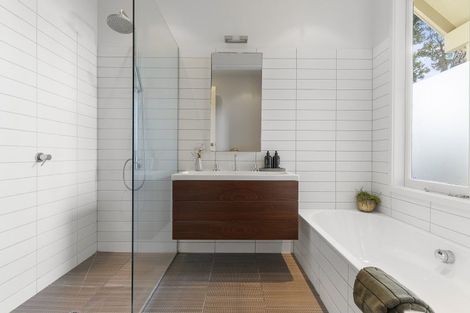 Photo of property in 34 Edgars Road, Westmere, Auckland, 1022