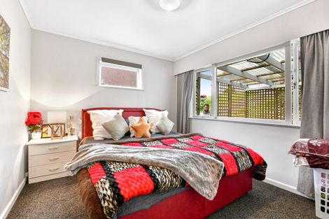 Photo of property in 579 East Coast Road, Browns Bay, Auckland, 0630