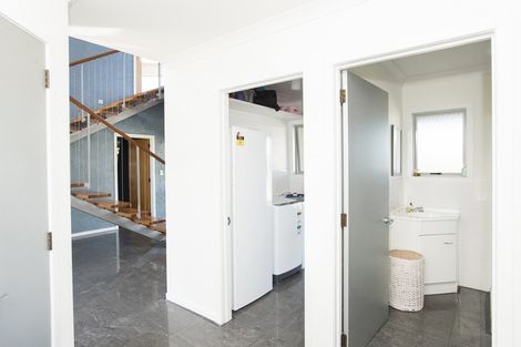 Photo of property in 33 Sirrah Street, Okitu, Gisborne, 4010