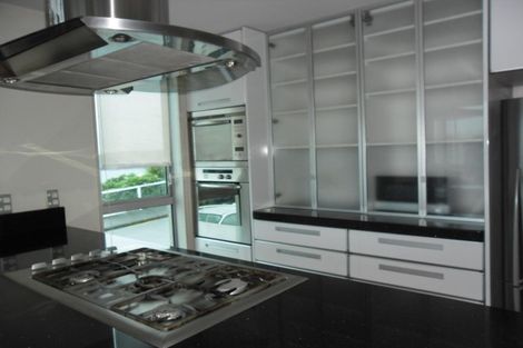 Photo of property in 1a The Crescent, Roseneath, Wellington, 6011