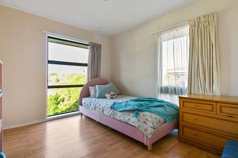 Photo of property in 3 Mirrabooka Avenue, Botany Downs, Auckland, 2010