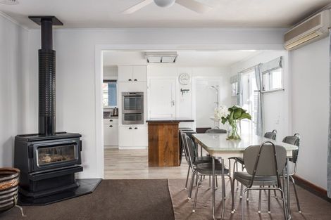 Photo of property in 45 De Lautour Road, Inner Kaiti, Gisborne, 4010