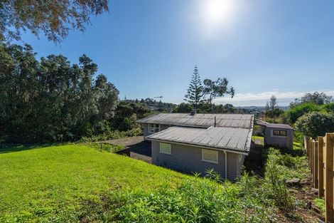Photo of property in 295 Glenfield Road, Glenfield, Auckland, 0629