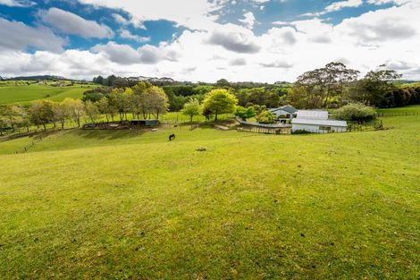 Photo of property in 237 Awa Road, Kumeu, 0891