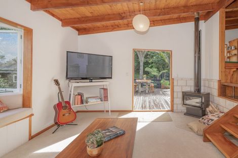 Photo of property in 5b Pohutukawa Grove, Whitianga, 3510