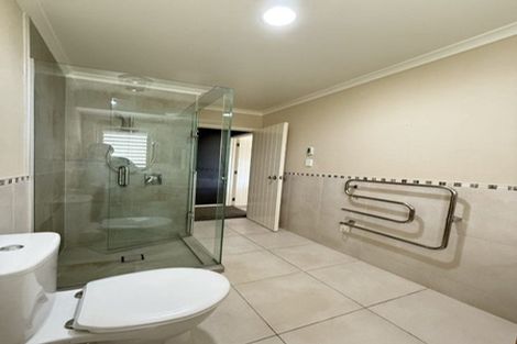 Photo of property in 13 Cornwall Place, Karaka, Papakura, 2113