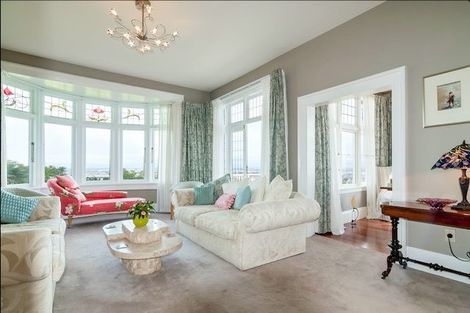 Photo of property in 85 Dyers Pass Road, Cashmere, Christchurch, 8022