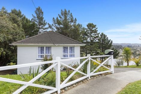 Photo of property in 11 Amundsen Grove, Stokes Valley, Lower Hutt, 5019