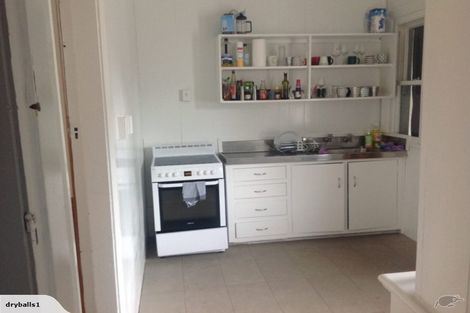 Photo of property in 16 Donald Place, St Albans, Christchurch, 8014