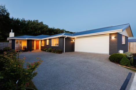Photo of property in 15 Freedom Drive, Kelvin Grove, Palmerston North, 4414