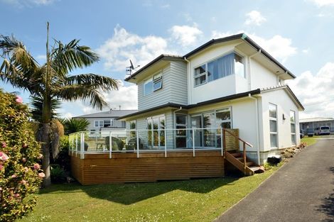 Photo of property in 114a Tiroroa Avenue, Te Atatu South, Auckland, 0610