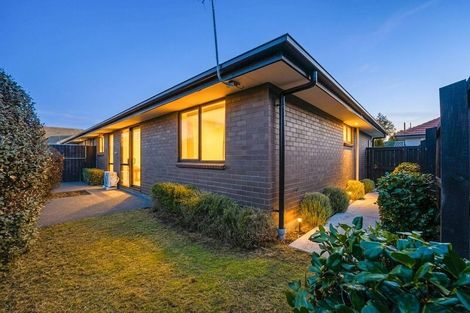 Photo of property in 1/137 Maidstone Road, Ilam, Christchurch, 8041