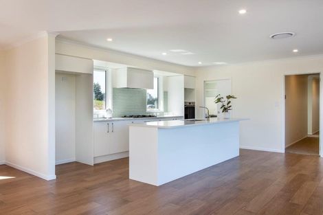 Photo of property in 409 Old North Road, Kumeu, 0892
