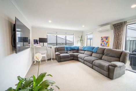 Photo of property in 6 Settler Avenue, Omokoroa, 3114