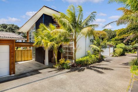 Photo of property in 49 Masterton Road, Rothesay Bay, Auckland, 0630