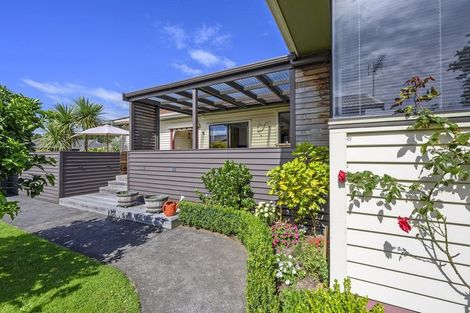 Photo of property in 76 Brooklands Road, Brooklands, New Plymouth, 4310