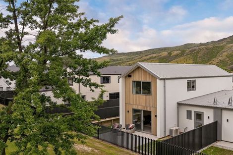 Photo of property in 28 Woods Crescent, Cromwell, 9310