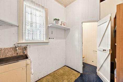 Photo of property in 17 Junction Road, Ravensbourne, Dunedin, 9022