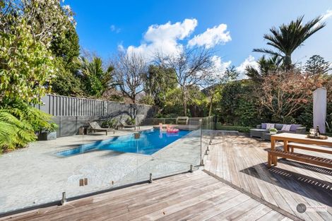 Photo of property in 2a Bloomfield Terrace, Hutt Central, Lower Hutt, 5010