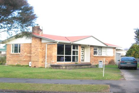 Photo of property in 18 Pulham Crescent, Queenwood, Hamilton, 3210