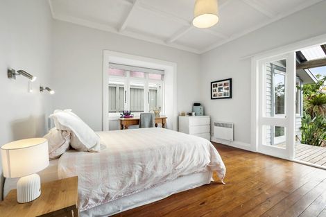 Photo of property in 12 Glade Place, Birkenhead, Auckland, 0626