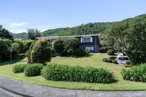 Photo of property in 1 Mohua Street, Waikanae, 5036