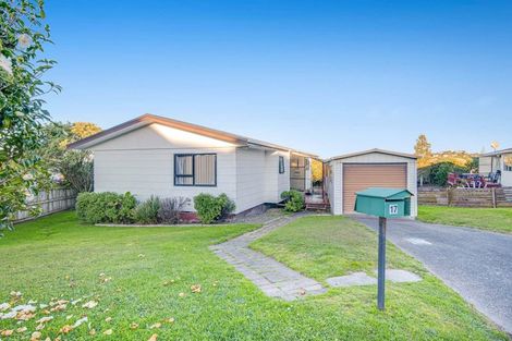 Photo of property in 17 Ngatira Place, Snells Beach, 0920