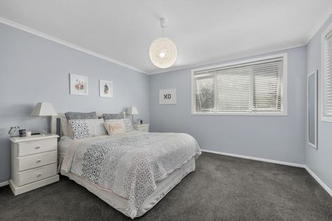 Photo of property in 4 Pinehaven Road, Pinehaven, Upper Hutt, 5019