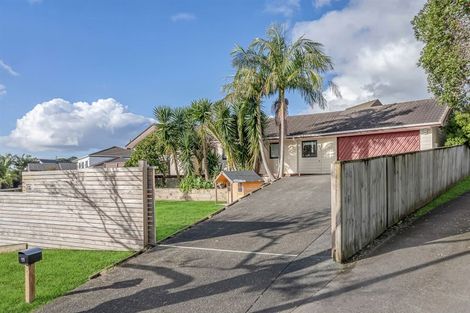 Photo of property in 11 Raphael Place, West Harbour, Auckland, 0618