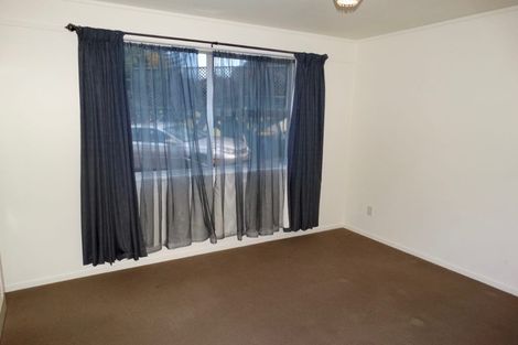 Photo of property in 28 Felgrove Street, Glendene, Auckland, 0602