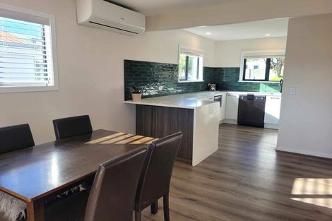 Photo of property in 38 Holiday Road, Stanmore Bay, Whangaparaoa, 0932