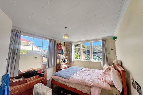 Photo of property in 8 Melbourne Road, Island Bay, Wellington, 6023