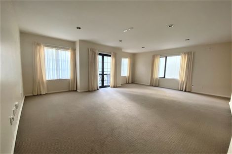 Photo of property in 4 Luxor Place, Massey, Auckland, 0614