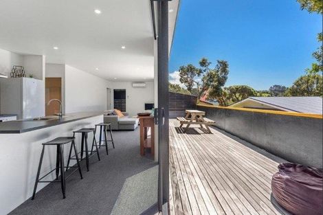 Photo of property in 21 Cumberland Street, Leigh, 0985