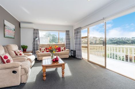 Photo of property in 26 Realm Place, Massey, Auckland, 0614
