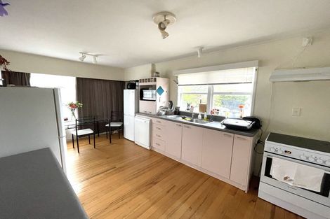 Photo of property in 42 Edgeworth Road, Glenfield, Auckland, 0629