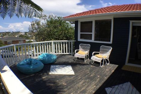 Photo of property in 19 Fairway Avenue, Red Beach, 0932