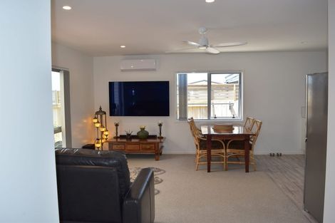 Photo of property in 11 Kamahi Crescent, Papamoa Beach, Papamoa, 3118