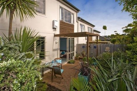 Photo of property in 3/30 Fields Parade, Oteha, Auckland, 0632