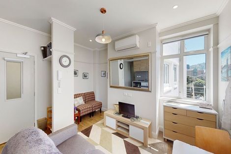 Photo of property in Fountain Court, 2/48 Oriental Parade, Oriental Bay, Wellington, 6011