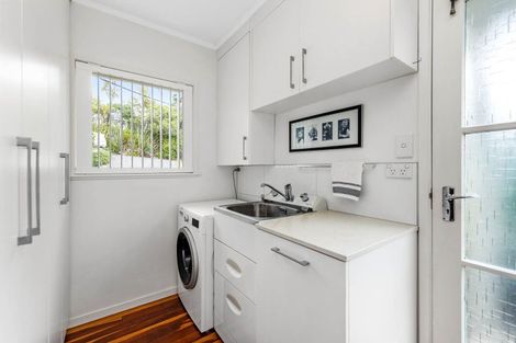 Photo of property in 70 Aramoana Avenue, Devonport, Auckland, 0624