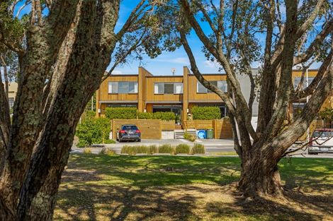 Photo of property in 21 Hudson Bay Road, Hobsonville, Auckland, 0616