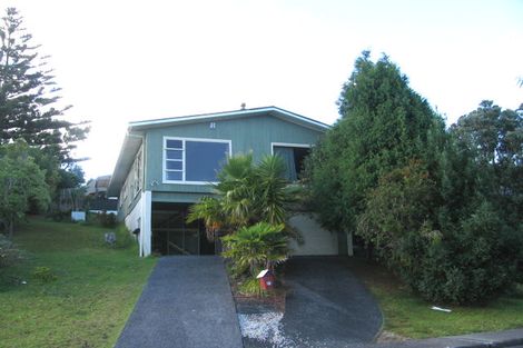 Photo of property in 31 Shanaway Rise, Hillcrest, Auckland, 0627