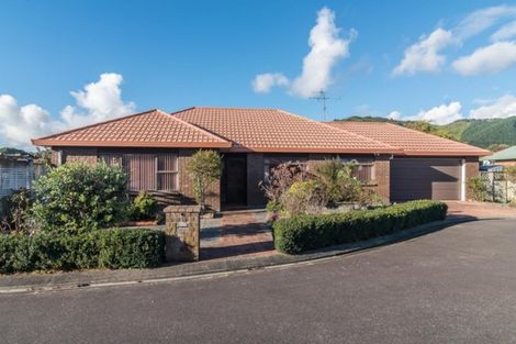 Photo of property in 1 Inverell Place, Waikanae, 5036