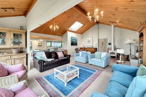 Photo of property in 123 Marine Parade, Eastbourne, Lower Hutt, 5013